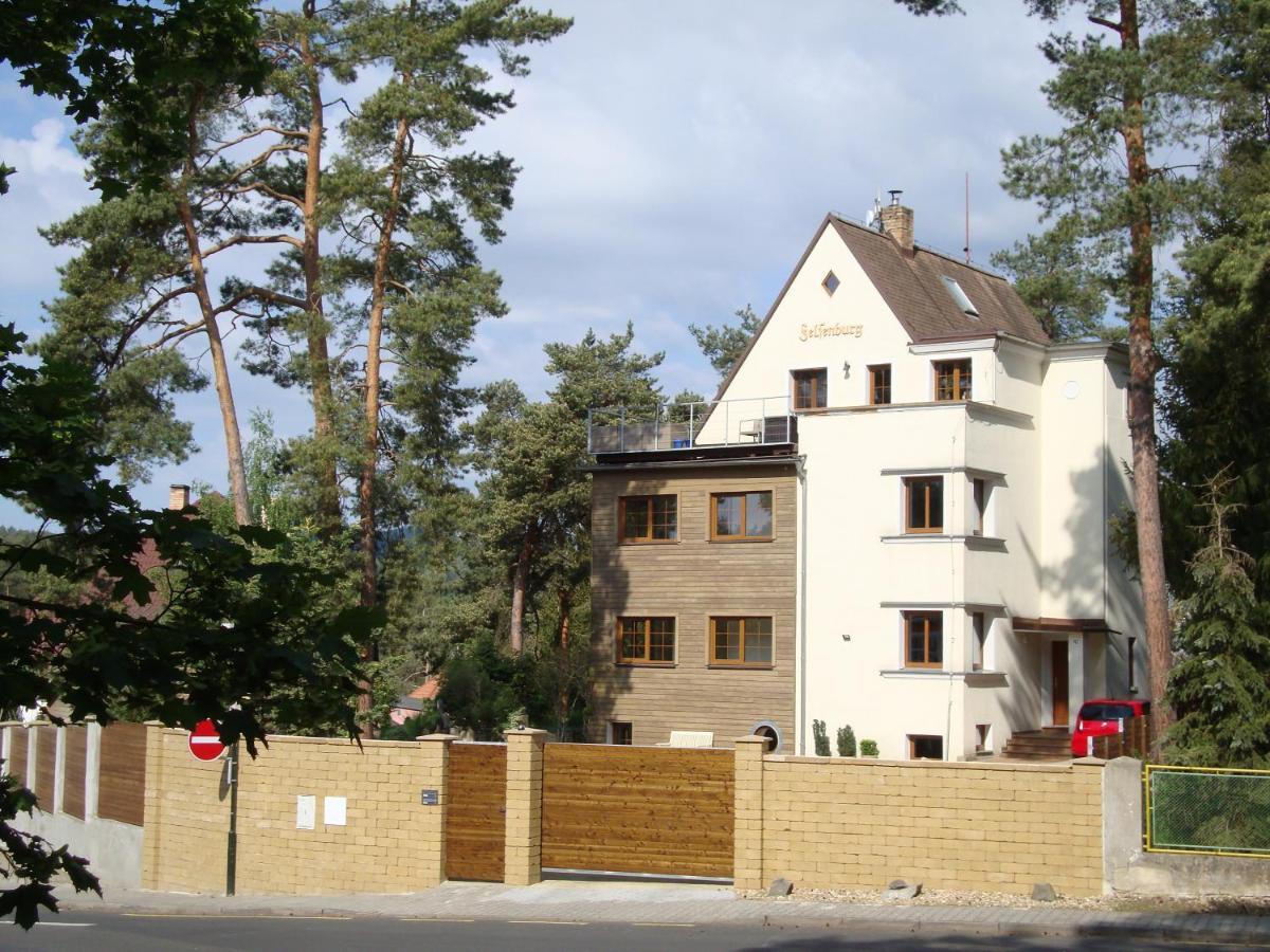 Apartmany Felsenburg Stare Splavy Doksy  Extérieur photo
